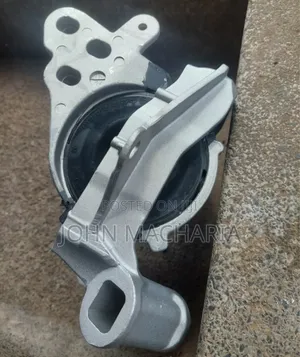 Brand New Right Engine Mounting for Mazda Axela