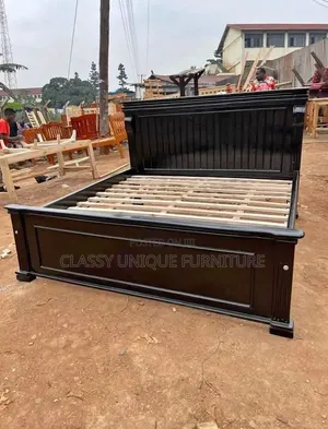 Kitanda cha Classy Unique 5x6 Nyeusi