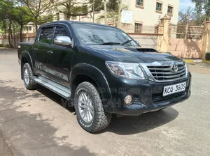 Toyota Hilux Double Cabin 2011