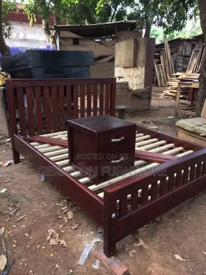 Seti ya Kitanda cha Mbao Nyeusi ya Mahogany na Locker ya Kando ya Kitanda