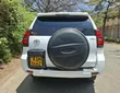 Toyota Land Cruiser Prado 2012 Nyeupe - 2