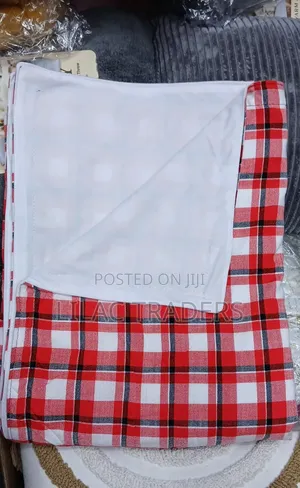 Blanketi ya Maasai Shuka Inayoweza Kugeuzwa na Kifuniko cha Fleece