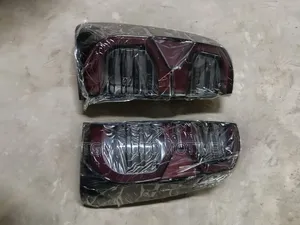 Taa za Mwisho za LED Nyeusi Nyeusi Nyekundu za Hilux Vigo