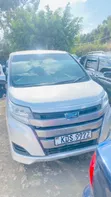 Toyota Noah 2018 Nyeusi - 1