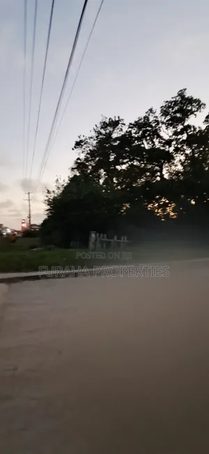 Viwanja vya Biashara kwa Uuzaji, Kikambala, Mbele ya Barabara Kuu