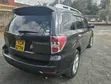 Subaru Forester 2010 Nyeusi - 2