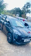 Toyota Sienta 2016 Black - 4