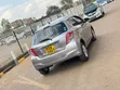 Toyota Vitz 2013 Nyeupe - 1