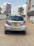 Toyota Vitz 2013 Nyeupe - 3