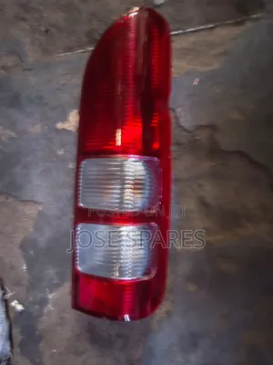 Taa ya Nyuma ya Toyota Hiace (Iliyotumika)