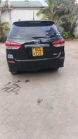 Toyota Wish 2010 Nyeusi - 3