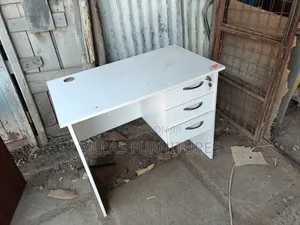 Active Computer Office Desk with Lockable Drawers
