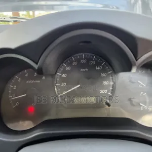 Toyota Hilux 2012 Nyeusi