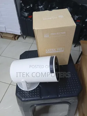 Hy300 Lightweight Projector - 4K Resolution
