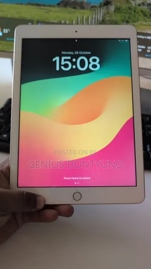 Apple iPad 9.7" (6th Gen) 32GB WiFi