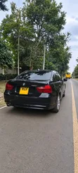 BMW 320i Sedan RWD 2011 - 4