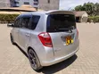 Toyota Ractis 2010 Nyeupe - 3