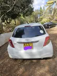 Toyota Vitz 2010 White - 2