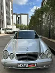 Mercedes-Benz E200 2000 Fedha - 1