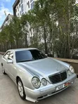 Mercedes-Benz E200 2000 Fedha - 2