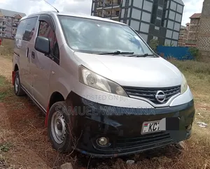 Nissan NV200 2010 Nyeupe