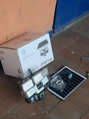 Kamera ya Usalama ya Solar 4G yenye Lensi 3