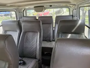 Nissan Caravan 2016 Silver