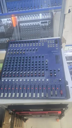 Yamaha MG166CX Mixer 16-Channel