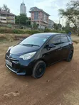 Toyota Ractis 2012 Nyeusi - 1