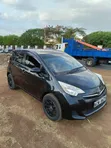 Toyota Ractis 2012 Nyeusi - 2