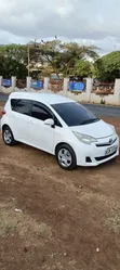 Toyota Ractis 1.5 FWD 2012 Nyeupe - 3