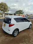 Toyota Ractis 1.5 FWD 2012 Nyeupe - 4