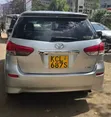 Toyota Wish 2011 Silver - 2
