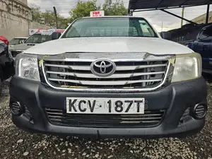 Toyota Hilux 2012 White