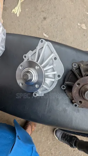 Water Pump for Toyota Hilux 1KZ