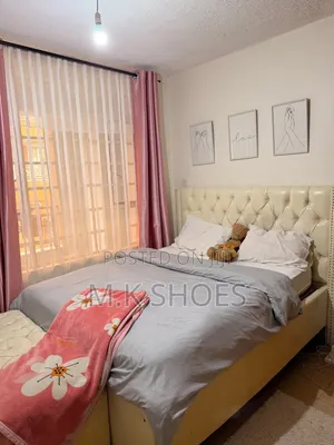 5x6 White Leather Bed with Ottoman