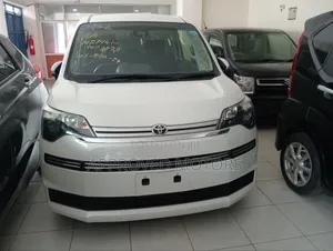 Toyota Spade 2019 White