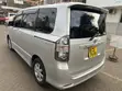Toyota Voxy 2010 Silver Ia viti 8 - 2