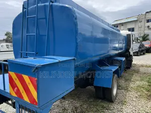 Lori la Isuzu Forward la Maji Lililotumiwa