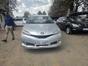 Toyota Wish 2011 Silver