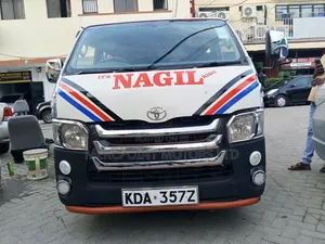 Toyota HiAce 2016 - White