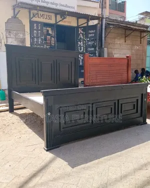 Kitanda cha Mbao Nyeusi cha 5x6