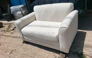 Sofa ya Beige ya Viti 2 - Mpya Kabisa