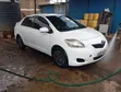 Toyota Belta 2010 Nyeupe - 1