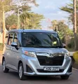 Toyota Roomy 2017 Silver - 3