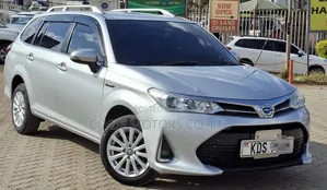 2018 Toyota Corolla Fielder 1.5 Hybrid FWD Silver