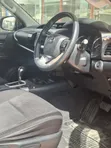 Toyota Hilux 2.4 Diesel 2020 Nyeusi - 5