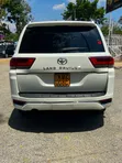 Toyota Land Cruiser 2011 White - 2