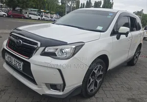 Subaru Forester 2018 Nyeupe