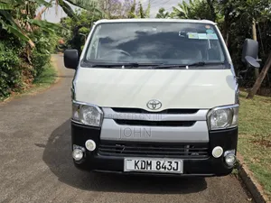 Toyota HiAce 2015 Commuter - 14 Seater